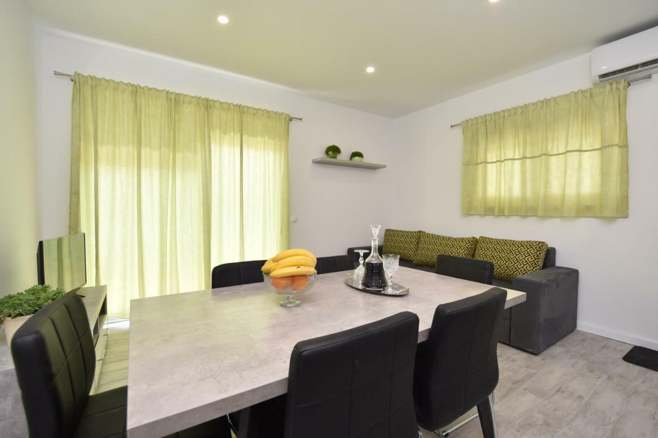 Apartmani Iva&Ante Dugi Rat Zewnętrze zdjęcie