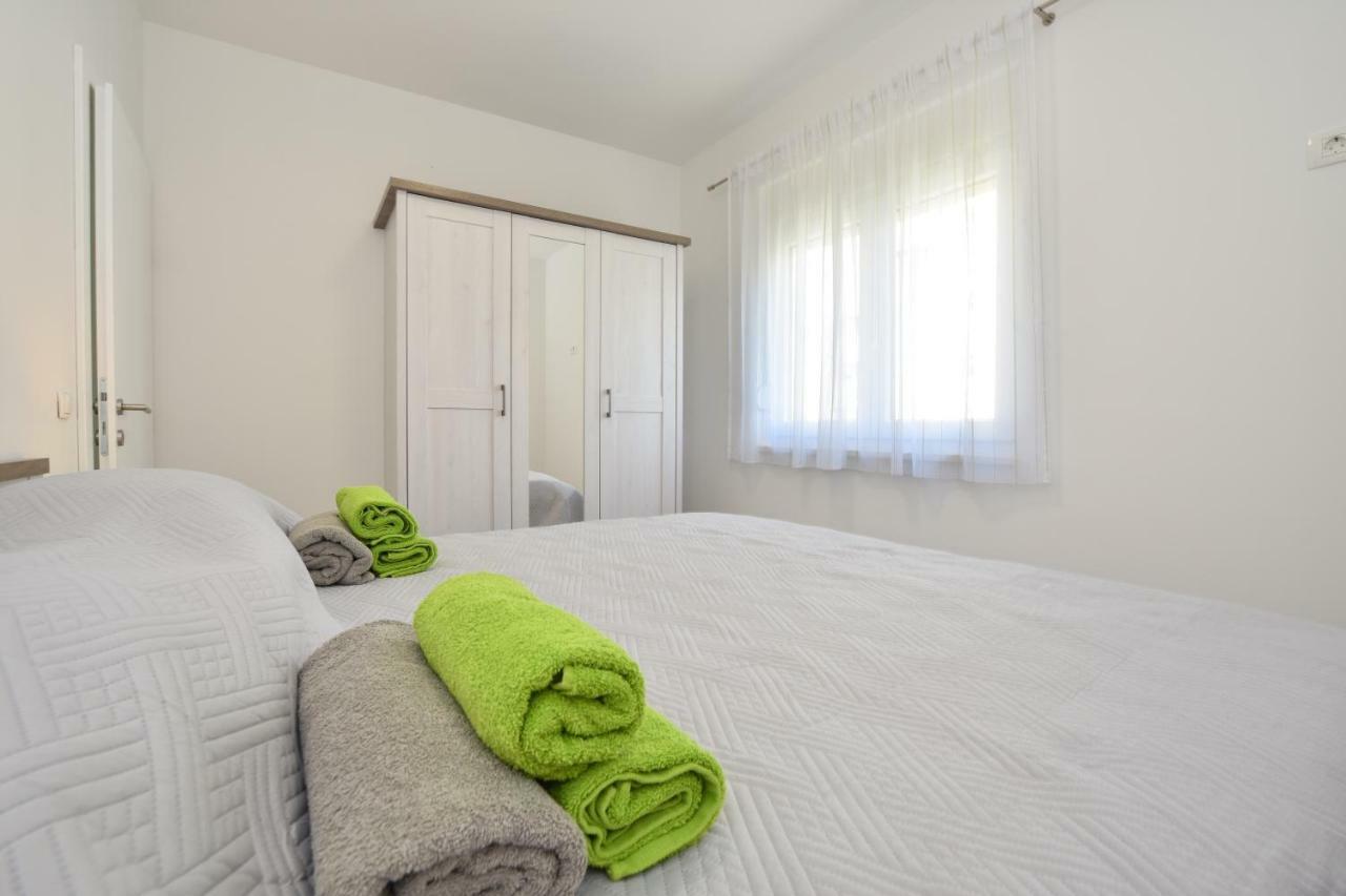 Apartmani Iva&Ante Dugi Rat Zewnętrze zdjęcie