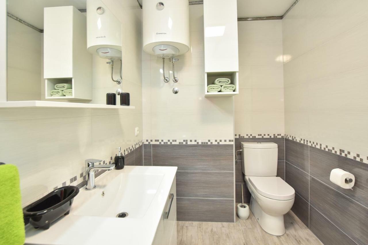 Apartmani Iva&Ante Dugi Rat Zewnętrze zdjęcie