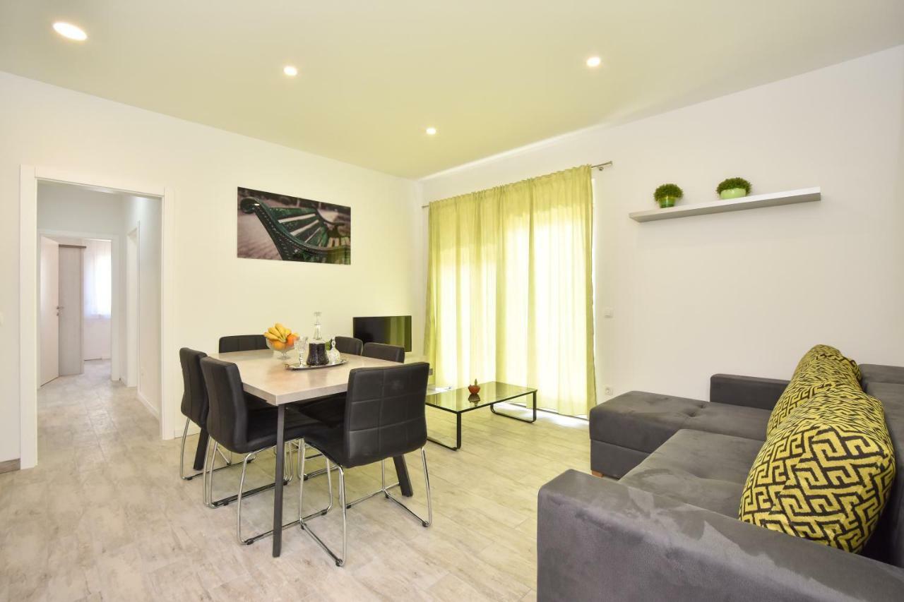 Apartmani Iva&Ante Dugi Rat Zewnętrze zdjęcie