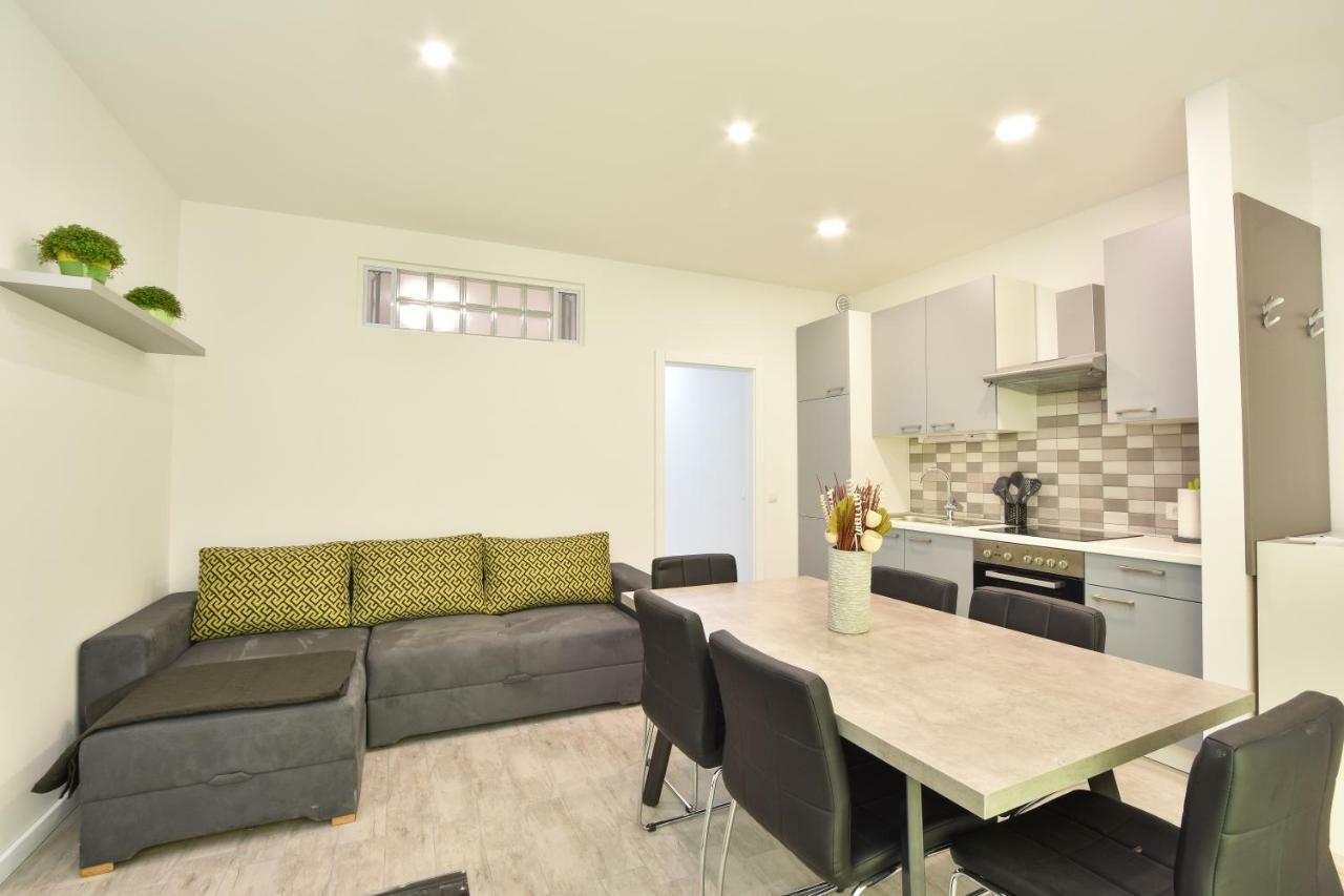 Apartmani Iva&Ante Dugi Rat Zewnętrze zdjęcie
